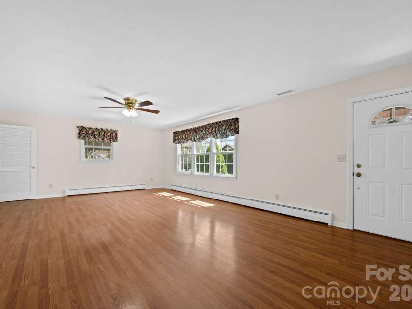154 Alton Lane, Boone, NC 28607.  MLS# CAR4363802, YatesRealty ID 14752. 