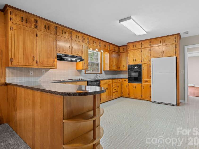 154 Alton Lane, Boone, NC 28607.  MLS# CAR4363802, YatesRealty ID 14752. 