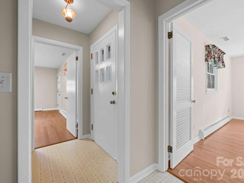 154 Alton Lane, Boone, NC 28607.  MLS# CAR4363802, YatesRealty ID 14752. 