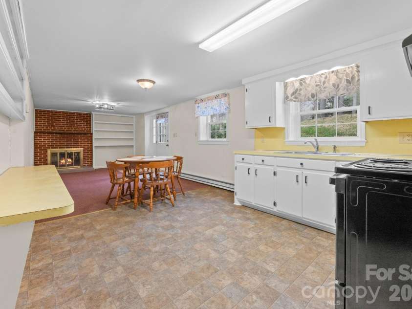 154 Alton Lane, Boone, NC 28607.  MLS# CAR4363802, YatesRealty ID 14752. 