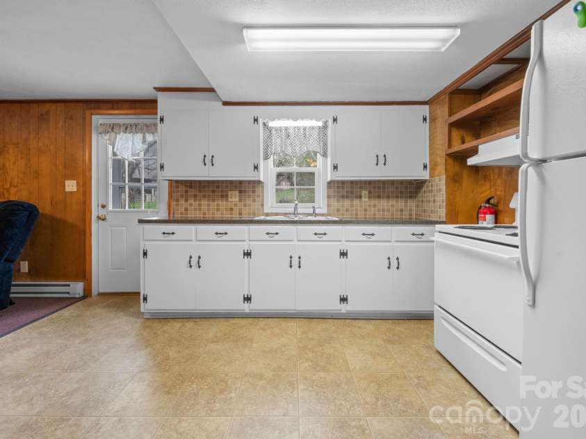 154 Alton Lane, Boone, NC 28607.  MLS# CAR4363802, YatesRealty ID 14752. 