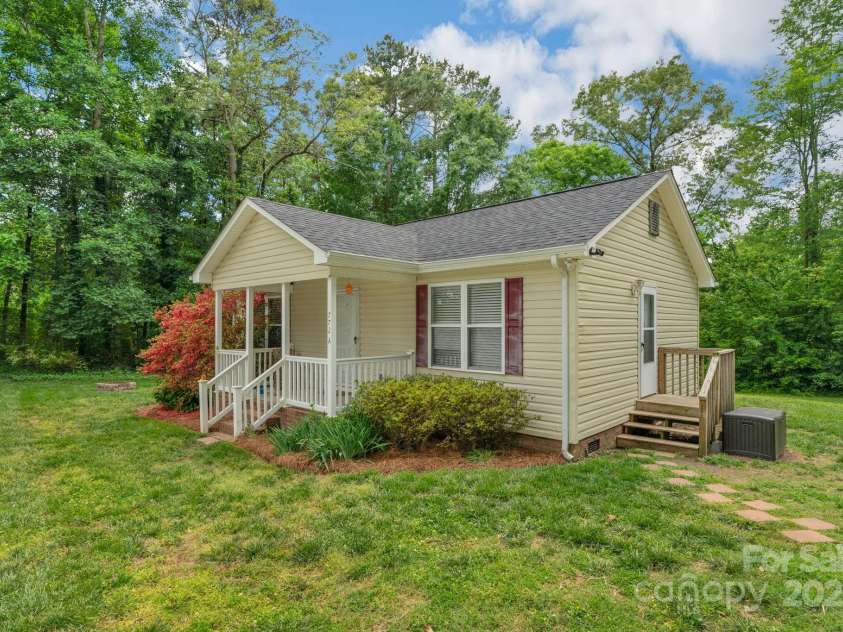 772 Austin Road, New London, NC 28127.  MLS# CAR4256460, YatesRealty ID 14752. 