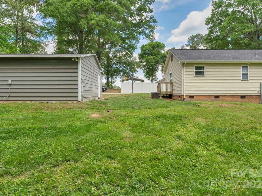 772 Austin Road, New London, NC 28127.  MLS# CAR4256460, YatesRealty ID 14752. 