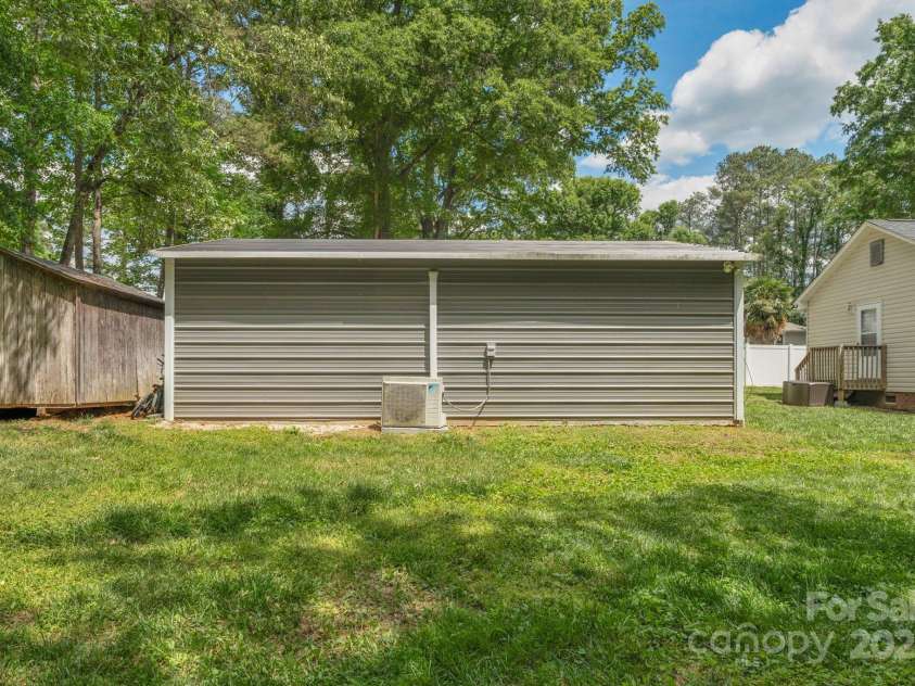 772 Austin Road, New London, NC 28127.  MLS# CAR4256460, YatesRealty ID 14752. 