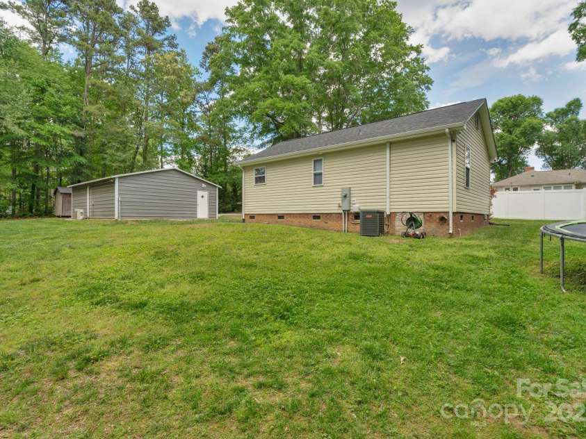 772 Austin Road, New London, NC 28127.  MLS# CAR4256460, YatesRealty ID 14752. 