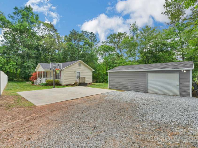 772 Austin Road, New London, NC 28127.  MLS# CAR4256460, YatesRealty ID 14752. 
