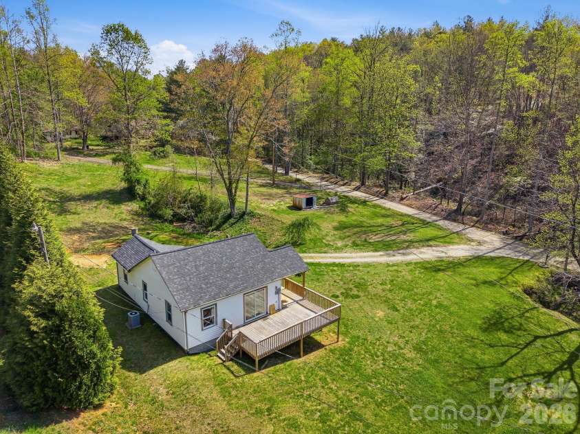 1127 Barney Place, Lenoir, NC 28645.  MLS# CAR4362697, YatesRealty ID 14753. 