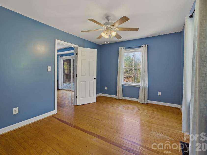 1127 Barney Place, Lenoir, NC 28645.  MLS# CAR4362697, YatesRealty ID 14753. 