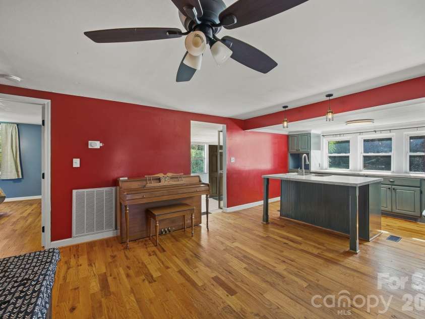 1127 Barney Place, Lenoir, NC 28645.  MLS# CAR4362697, YatesRealty ID 14753. 