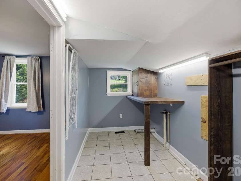 1127 Barney Place, Lenoir, NC 28645.  MLS# CAR4362697, YatesRealty ID 14753. 