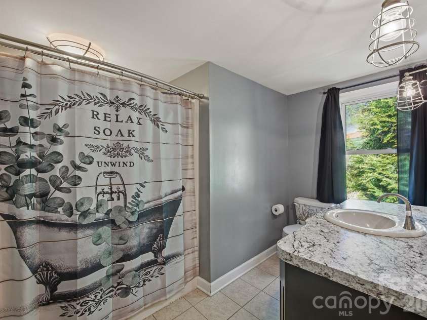 1127 Barney Place, Lenoir, NC 28645.  MLS# CAR4362697, YatesRealty ID 14753. 