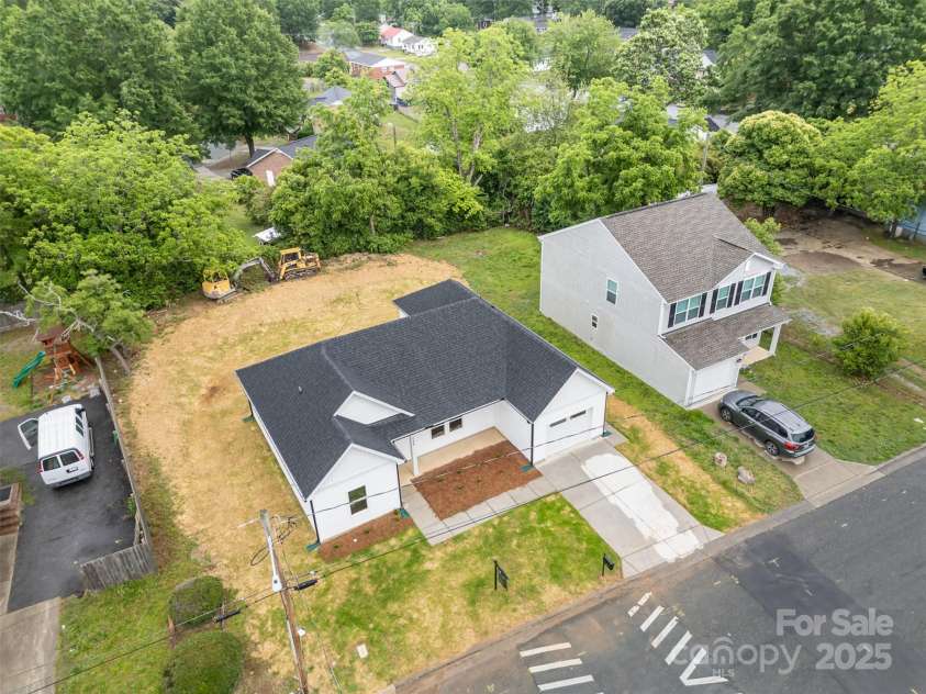 722 English Street, Monroe, NC 28110.  MLS# CAR4252327, YatesRealty ID 14753. 