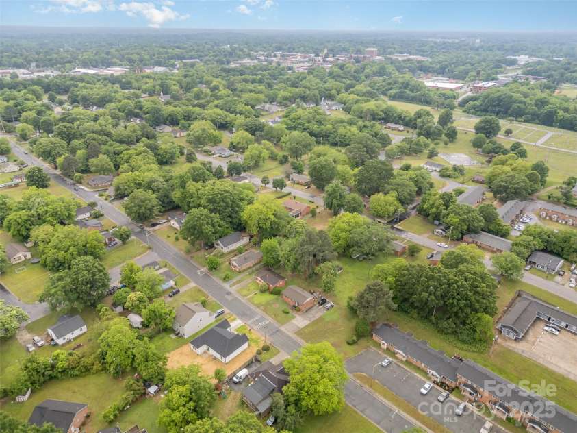 722 English Street, Monroe, NC 28110.  MLS# CAR4252327, YatesRealty ID 14753. 