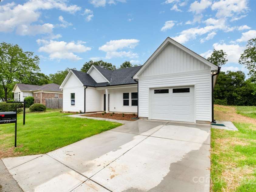 722 English Street, Monroe, NC 28110.  MLS# CAR4252327, YatesRealty ID 14753. 
