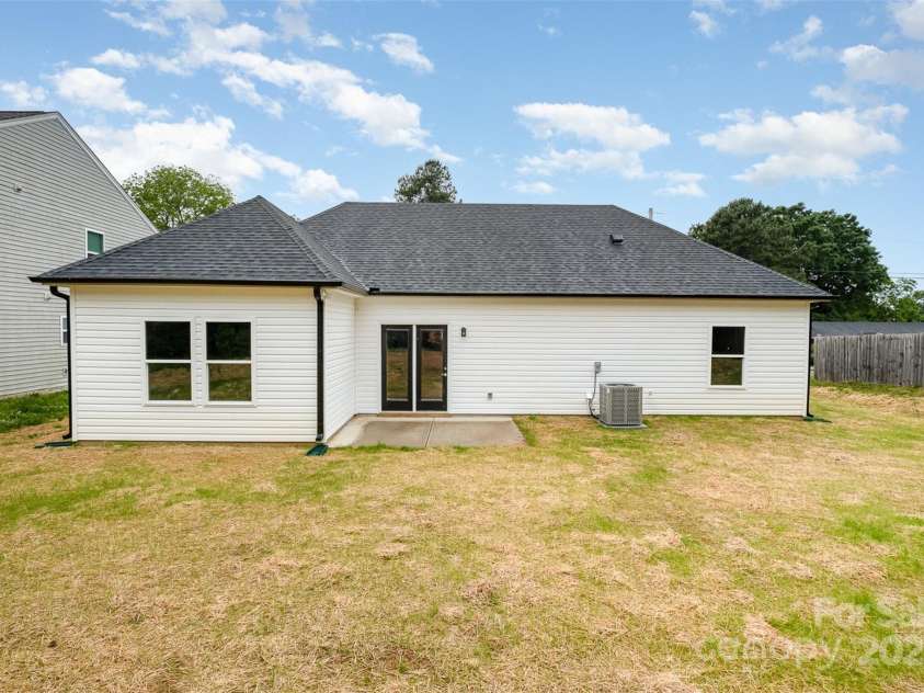 722 English Street, Monroe, NC 28110.  MLS# CAR4252327, YatesRealty ID 14753. 