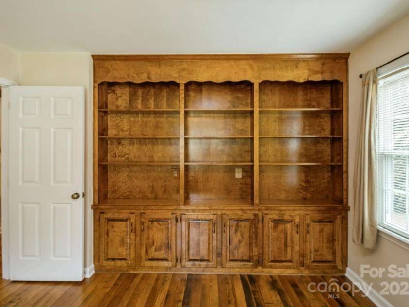 16612 Grapperhall Drive, Huntersville, NC 28078.  MLS# CAR4256348, YatesRealty ID 14754. 