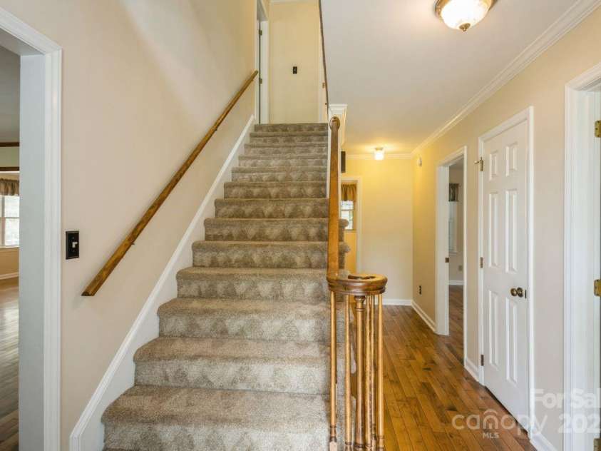 16612 Grapperhall Drive, Huntersville, NC 28078.  MLS# CAR4256348, YatesRealty ID 14754. 