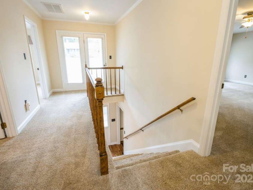 16612 Grapperhall Drive, Huntersville, NC 28078.  MLS# CAR4256348, YatesRealty ID 14754. 