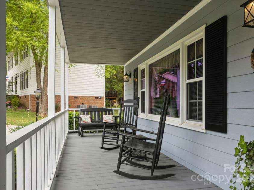 16612 Grapperhall Drive, Huntersville, NC 28078.  MLS# CAR4256348, YatesRealty ID 14754. Relax on this cozy front porch