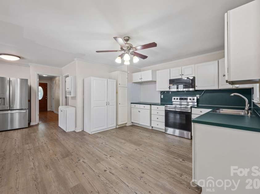 924 Cameron Court, Monroe, NC 28112.  MLS# CAR4371042, YatesRealty ID 14754. 