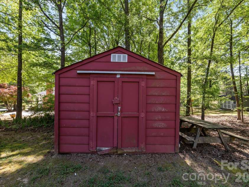924 Cameron Court, Monroe, NC 28112.  MLS# CAR4371042, YatesRealty ID 14754. 
