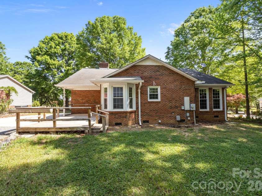 924 Cameron Court, Monroe, NC 28112.  MLS# CAR4371042, YatesRealty ID 14754. 