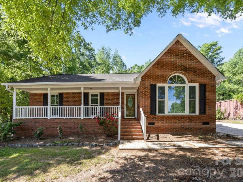 924 Cameron Court, Monroe, NC 28112.  MLS# CAR4371042, YatesRealty ID 14754. 