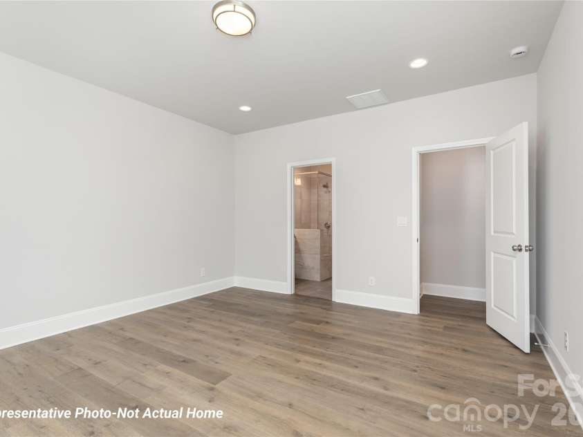 10213 Rainier Trail Drive, Huntersville, NC 28078.  MLS# CAR4342351, YatesRealty ID 14756. Main Bedroom