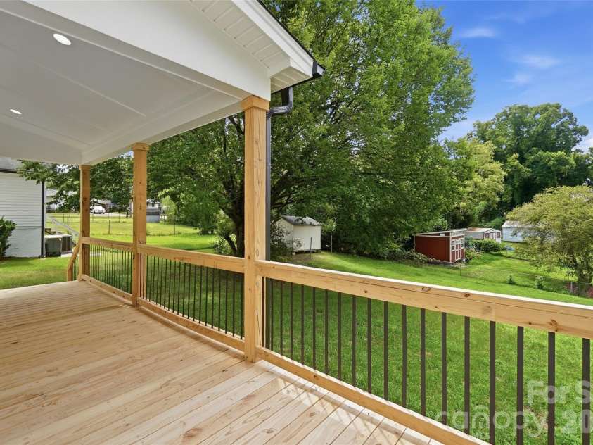 917 Bethpage Road, Kannapolis, NC 28081.  MLS# CAR4345020, YatesRealty ID 14757. 