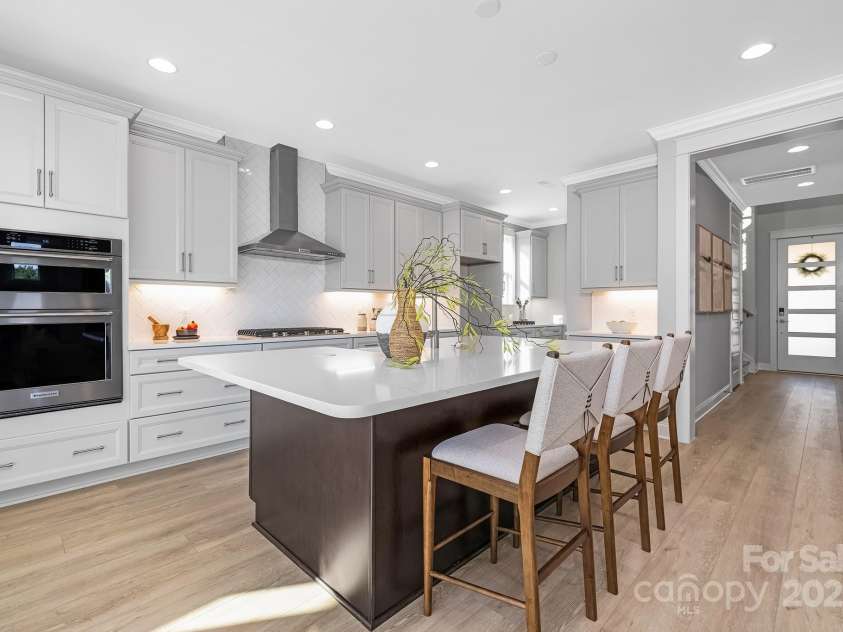 16033 Watts Creek Drive, Huntersville, NC 28078.  MLS# CAR4284257, YatesRealty ID 14758. Kitchen