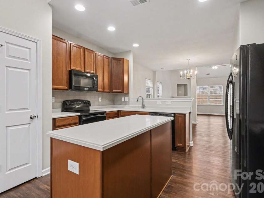 11225 Amherst Glen Drive, Charlotte, NC 28213.  MLS# CAR4350307, YatesRealty ID 14759. 