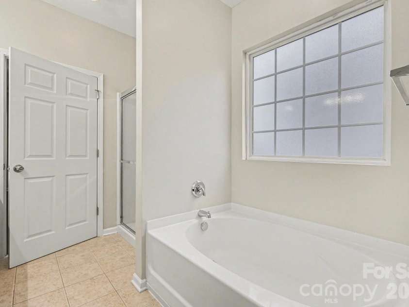11225 Amherst Glen Drive, Charlotte, NC 28213.  MLS# CAR4350307, YatesRealty ID 14759. 