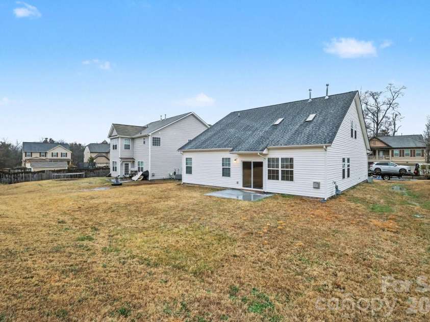 11225 Amherst Glen Drive, Charlotte, NC 28213.  MLS# CAR4350307, YatesRealty ID 14759. 