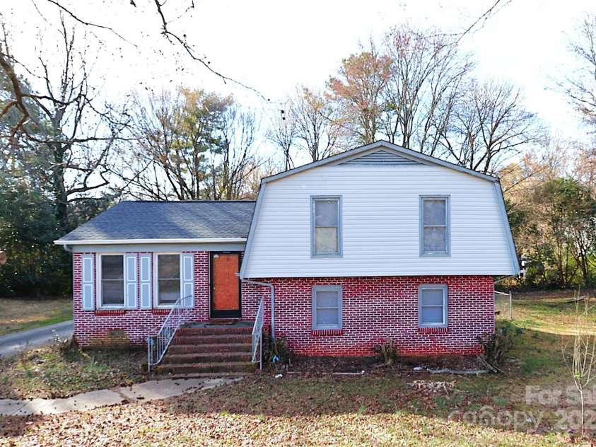 7006 Idlewild Road, Charlotte, NC 28212.  MLS# CAR4227238, YatesRealty ID 1476. 