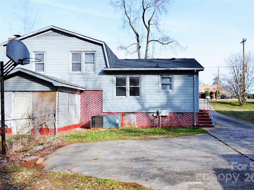 7006 Idlewild Road, Charlotte, NC 28212.  MLS# CAR4227238, YatesRealty ID 1476. 