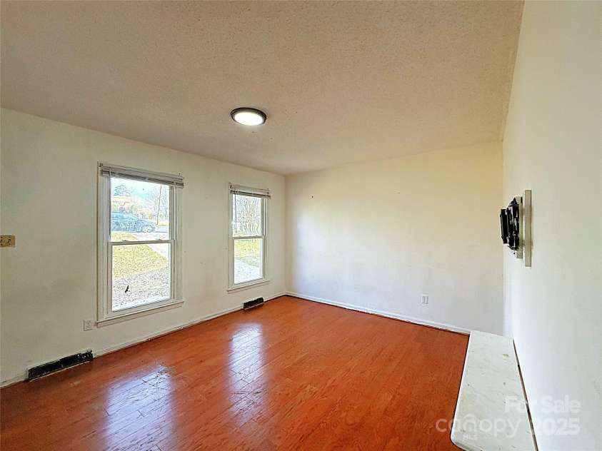 7006 Idlewild Road, Charlotte, NC 28212.  MLS# CAR4227238, YatesRealty ID 1476. 