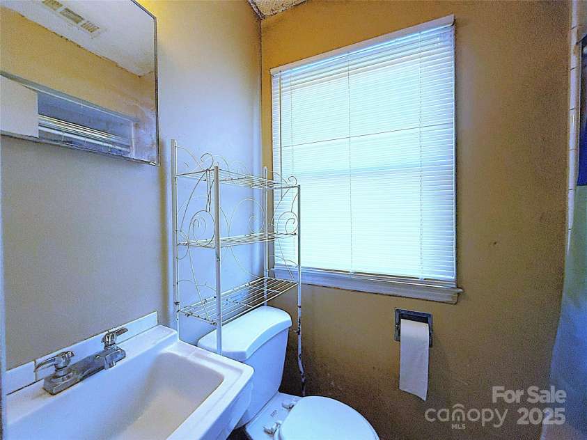 7006 Idlewild Road, Charlotte, NC 28212.  MLS# CAR4227238, YatesRealty ID 1476. 