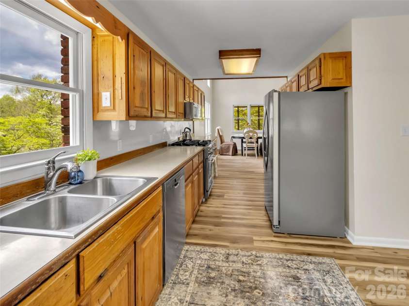 487 Julia Lane, Maggie Valley, NC 28751.  MLS# CAR4373255, YatesRealty ID 14761. 