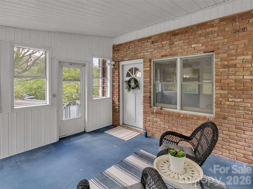 487 Julia Lane, Maggie Valley, NC 28751.  MLS# CAR4373255, YatesRealty ID 14761. 