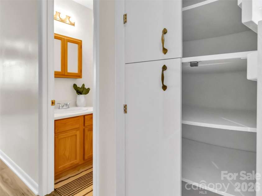 487 Julia Lane, Maggie Valley, NC 28751.  MLS# CAR4373255, YatesRealty ID 14761. 