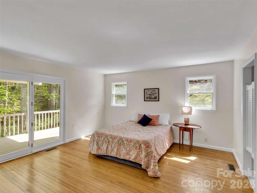 487 Julia Lane, Maggie Valley, NC 28751.  MLS# CAR4373255, YatesRealty ID 14761. 