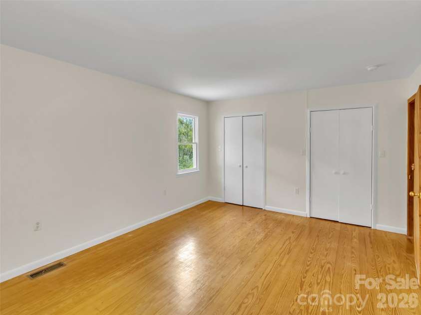 487 Julia Lane, Maggie Valley, NC 28751.  MLS# CAR4373255, YatesRealty ID 14761. 
