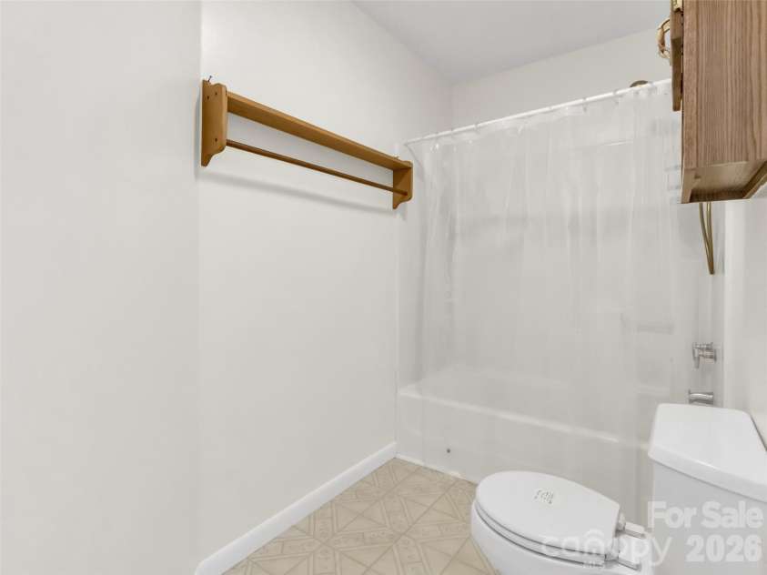 487 Julia Lane, Maggie Valley, NC 28751.  MLS# CAR4373255, YatesRealty ID 14761. 