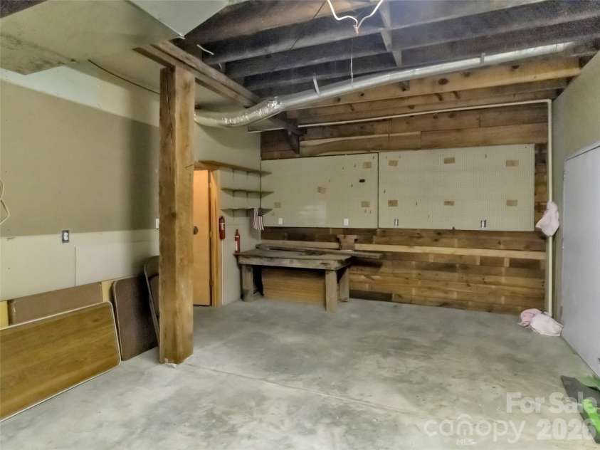 487 Julia Lane, Maggie Valley, NC 28751.  MLS# CAR4373255, YatesRealty ID 14761. 