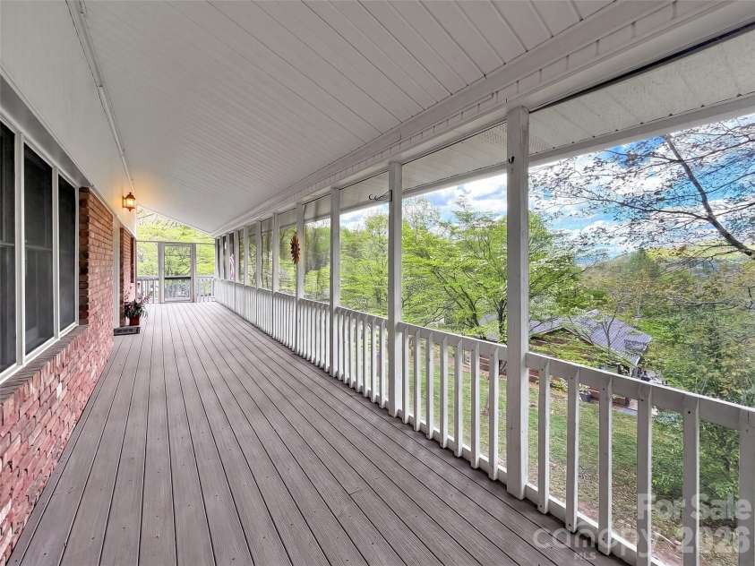 487 Julia Lane, Maggie Valley, NC 28751.  MLS# CAR4373255, YatesRealty ID 14761. 
