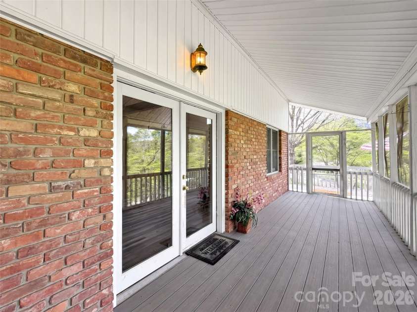 487 Julia Lane, Maggie Valley, NC 28751.  MLS# CAR4373255, YatesRealty ID 14761. 