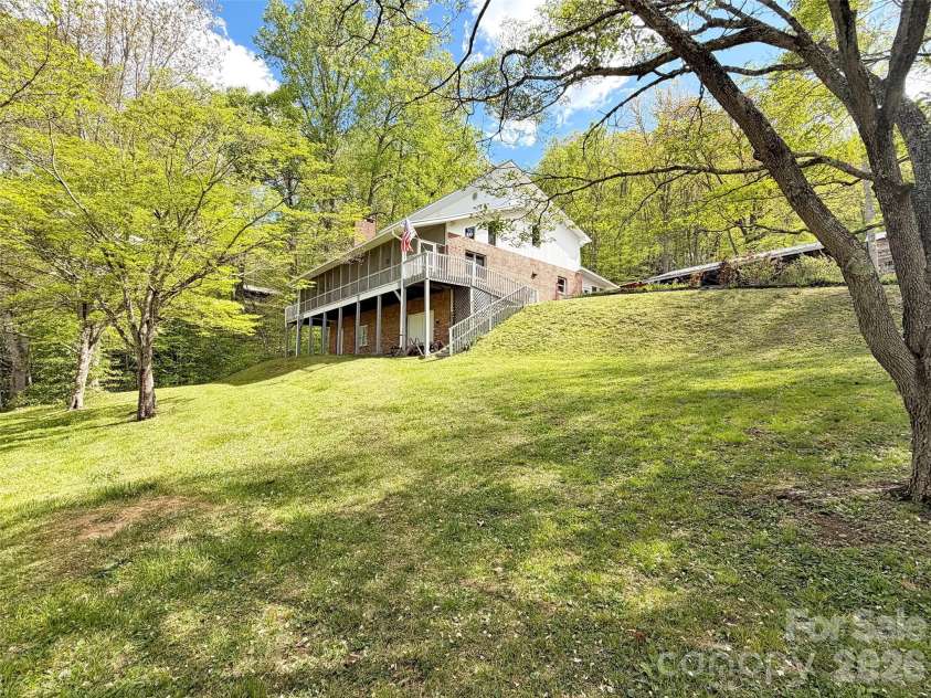 487 Julia Lane, Maggie Valley, NC 28751.  MLS# CAR4373255, YatesRealty ID 14761. 