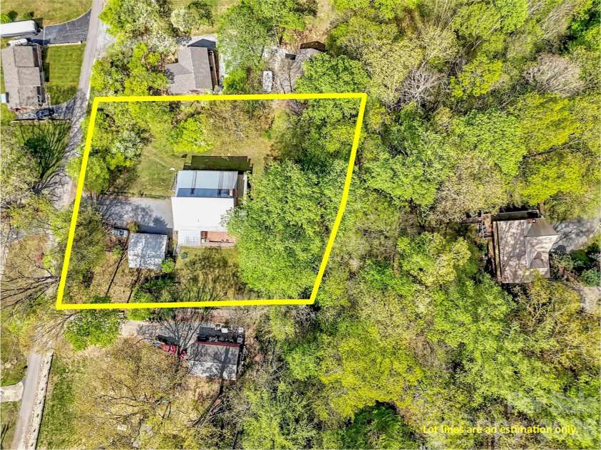487 Julia Lane, Maggie Valley, NC 28751.  MLS# CAR4373255, YatesRealty ID 14761. 