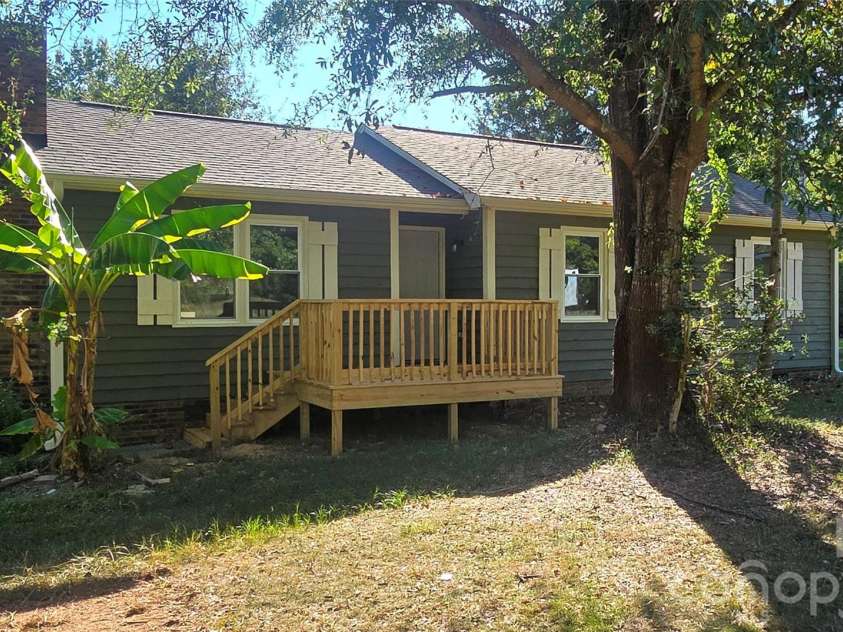 2108 Waxhaw Marvin Road, Waxhaw, NC 28173.  MLS# CAR4425702, YatesRealty ID 14764. 