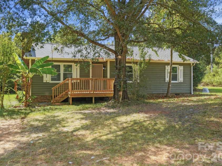 2108 Waxhaw Marvin Road, Waxhaw, NC 28173.  MLS# CAR4425702, YatesRealty ID 14764. 